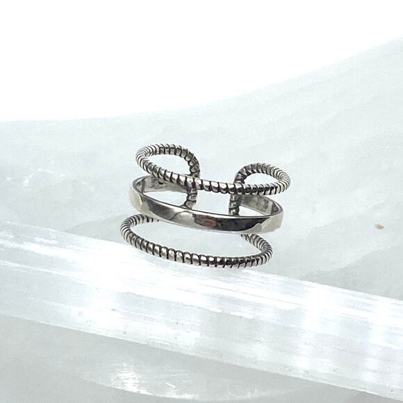 925 Sterling Silver Antique Geometric Stackable Adjustable Ring - Picture 2 of 3